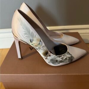 New! Ted Baker Floral Pumps